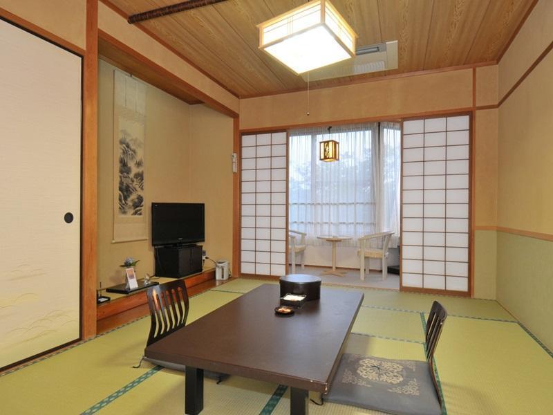 Menard Aoyama Resort Iga Экстерьер фото