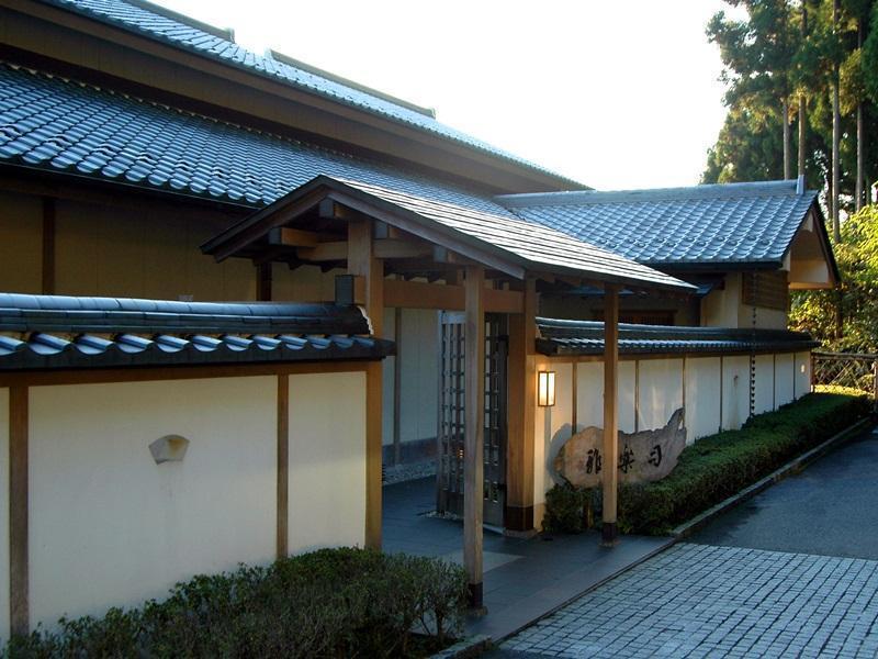 Menard Aoyama Resort Iga Экстерьер фото